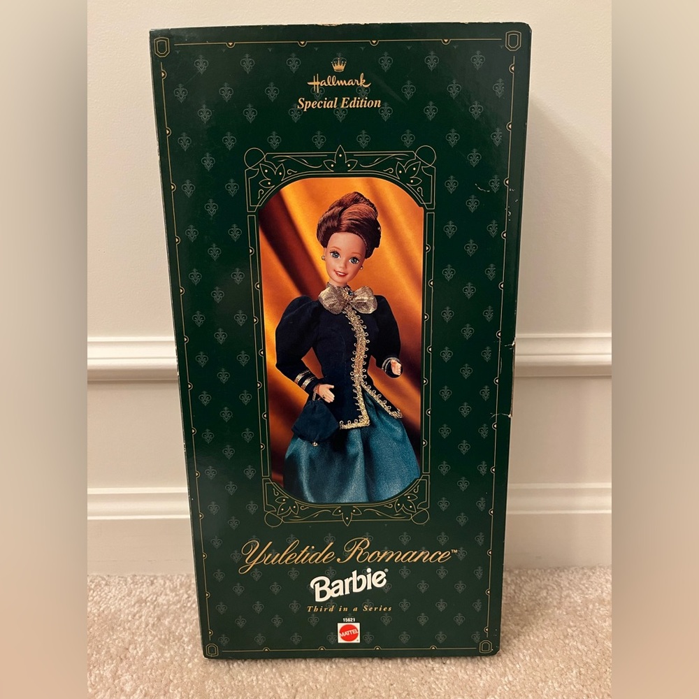Barbie: Hallmark 1996 Special Edition Yuletide Romance Barbie Doll.